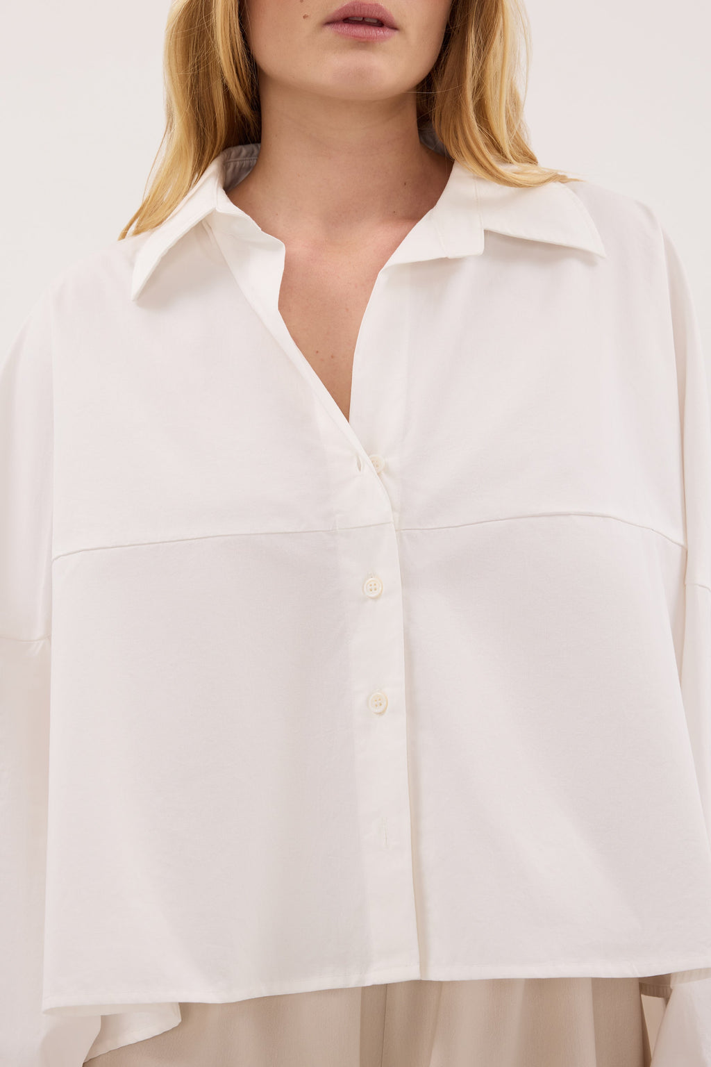 GOLDIE WHITE CROPPED COTTON SHIRT