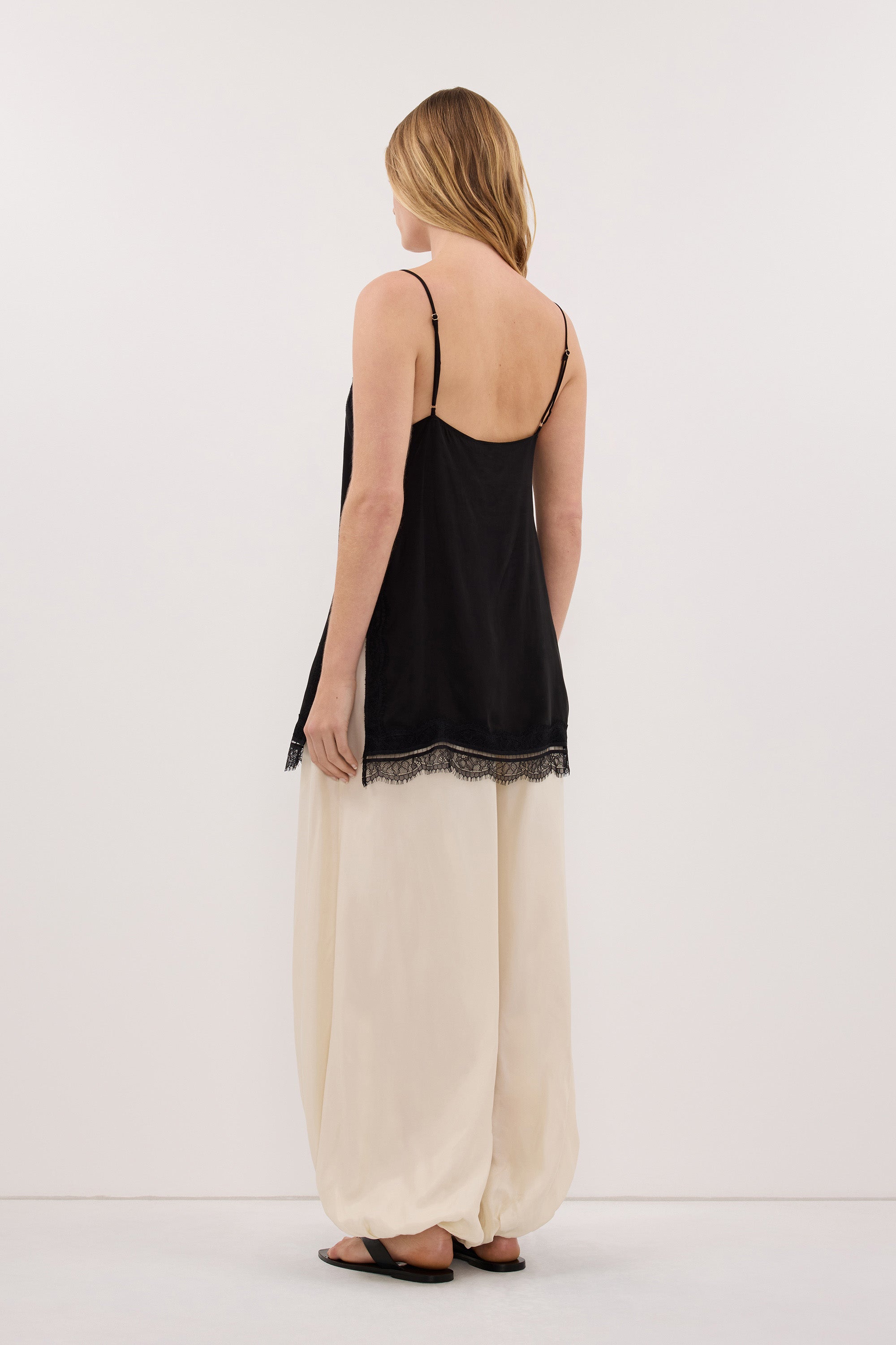 ANDREA BLACK SLEEVELESS LACE CAMI TOP