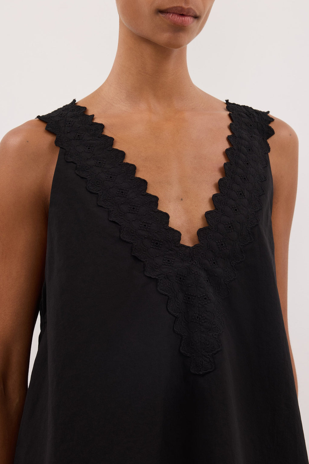 ANNABEL BLACK V NECK TOP