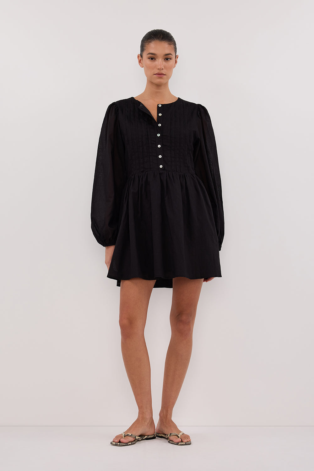 LARS BLACK BUTTON SLEEEVED MINI