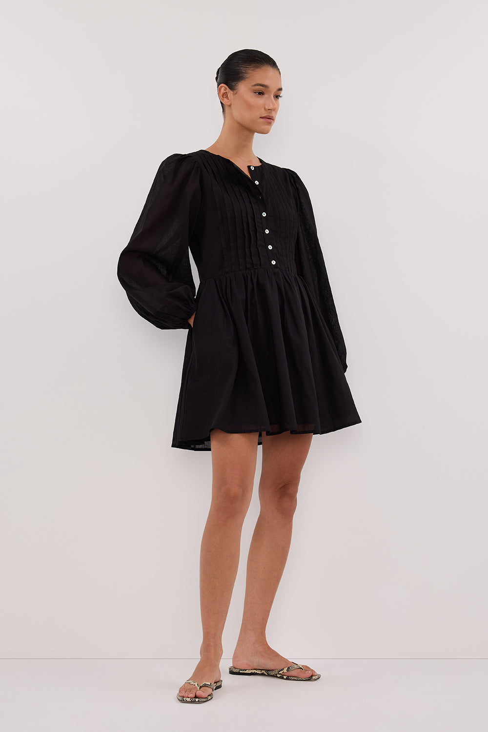 LARS BLACK BUTTON SLEEEVED MINI