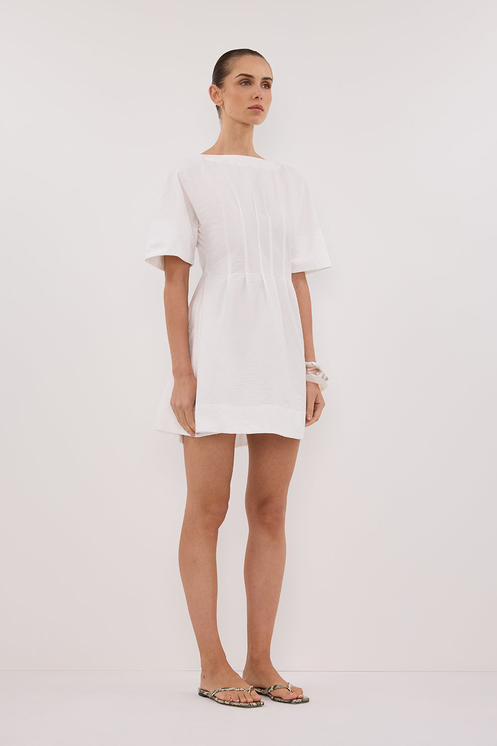 DAPHNE WHITE SLEEVED MINI DRESS