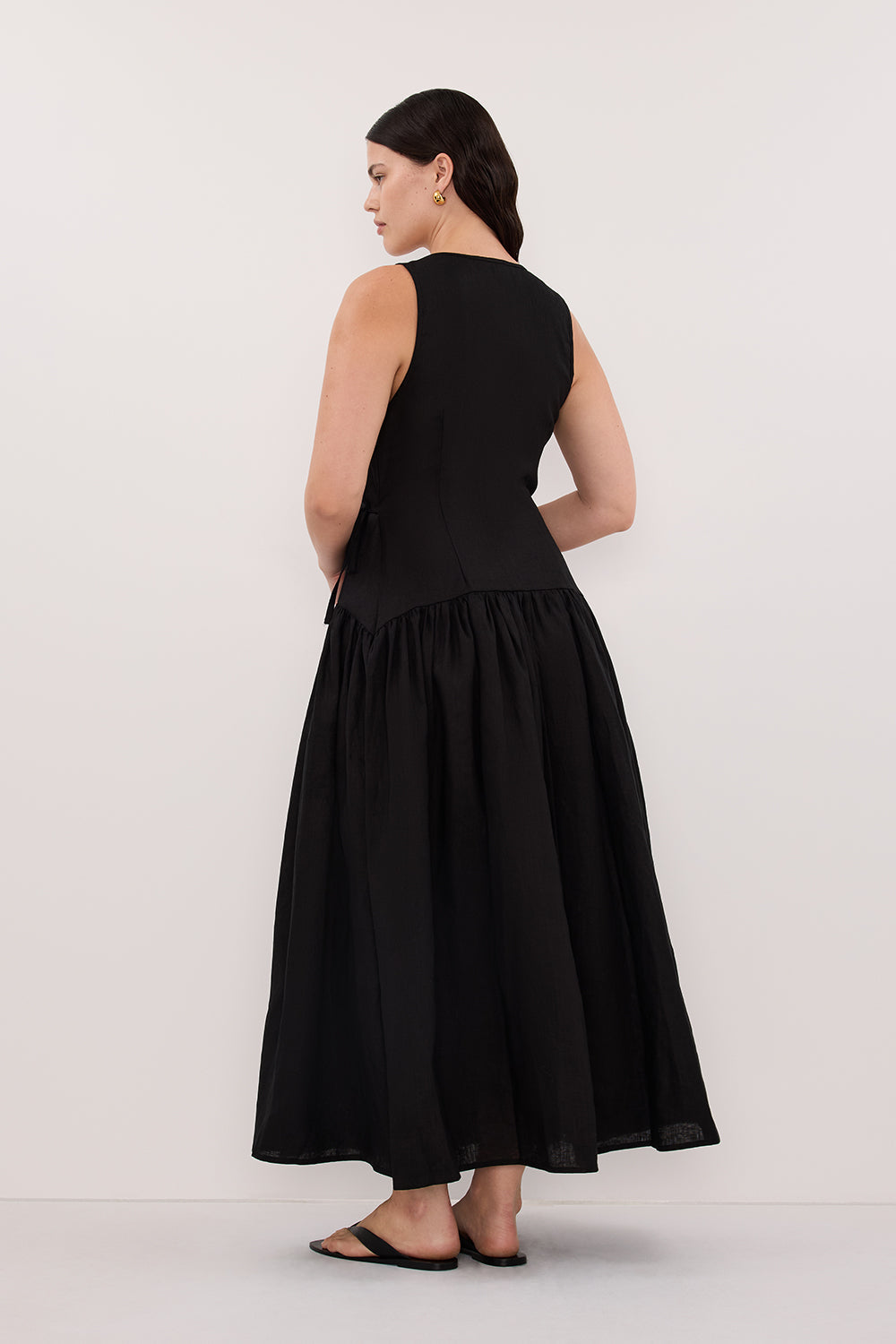ILIO BLACK SLEEVELESS LINEN WRAP MIDI DRESS
