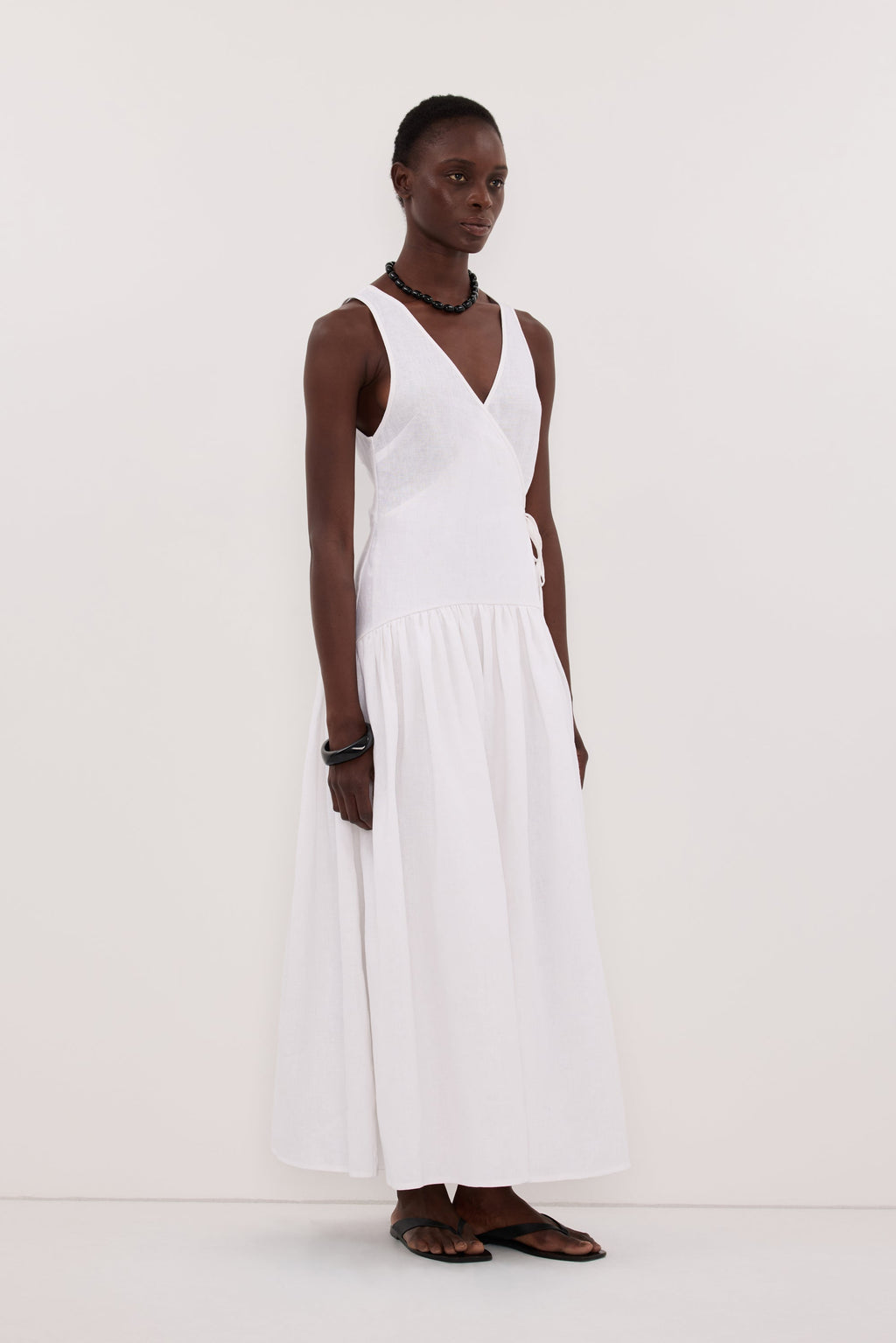 ILIO WHITE SLEEVELESS LINEN WRAP MIDI DRESS