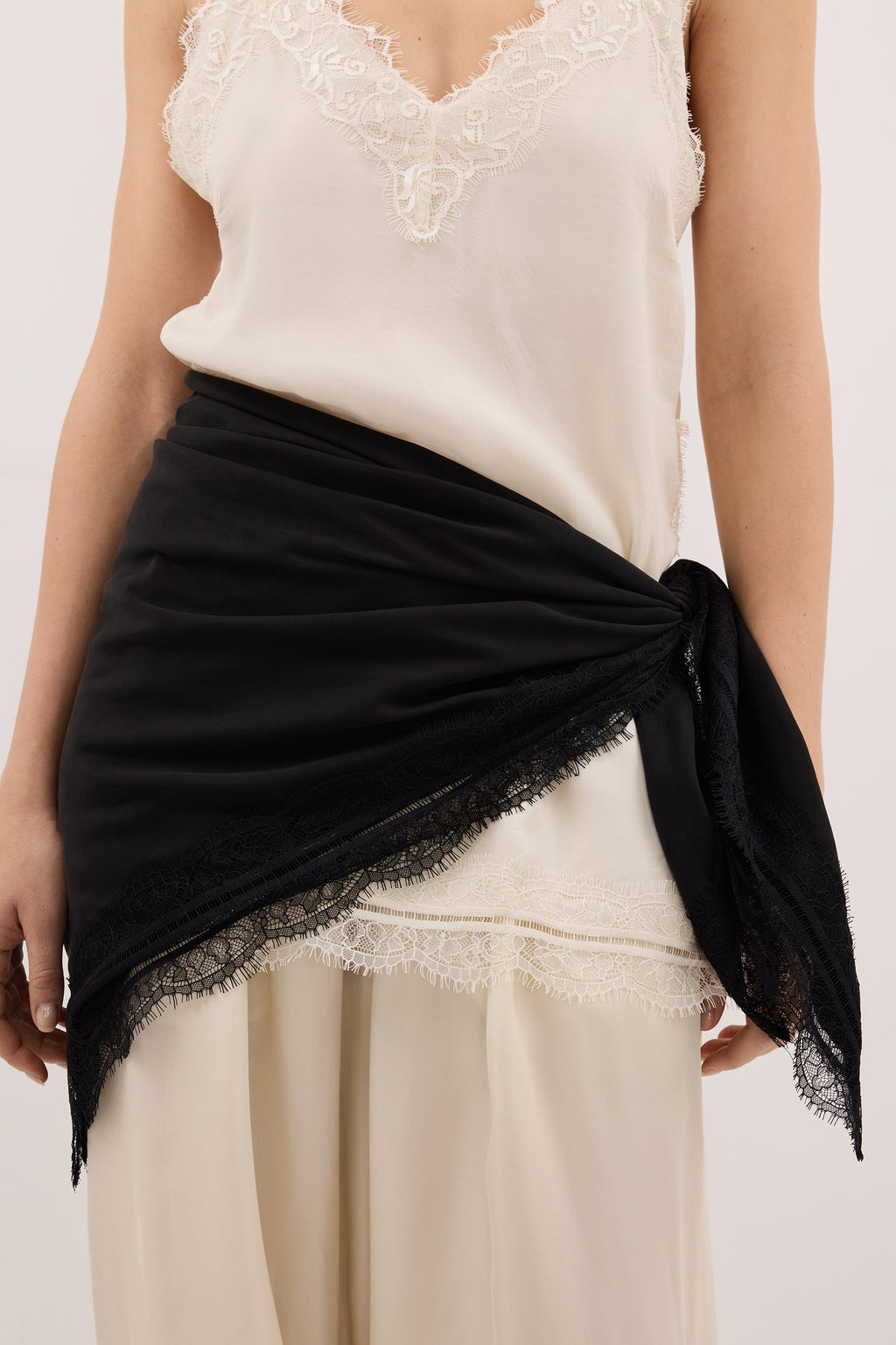 ANDREA BLACK CUPRO LACE SCARF
