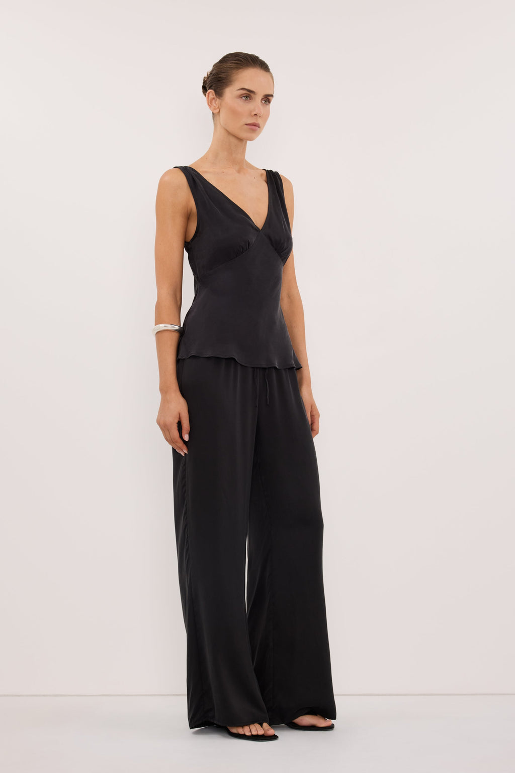 JORJA BLACK SLEEVELESS SILK TOP