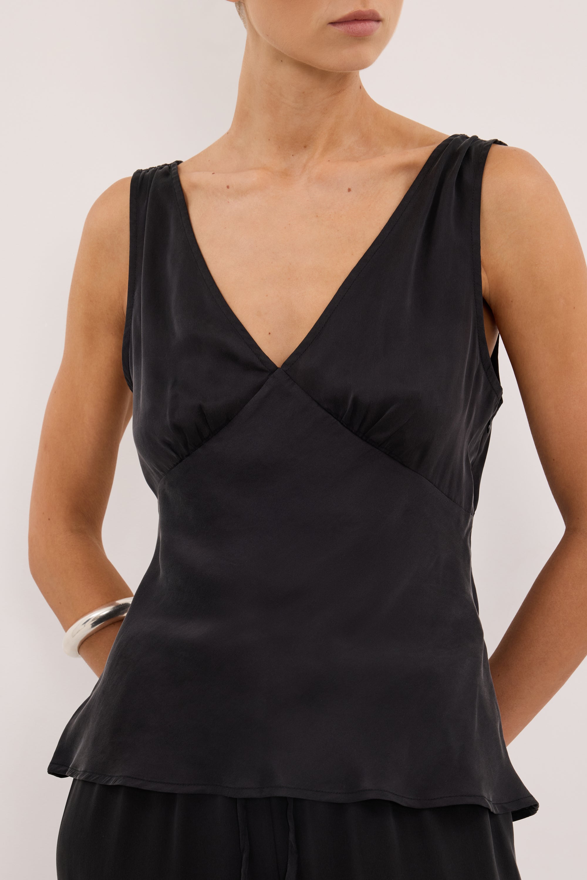JORJA BLACK SLEEVELESS SILK TOP