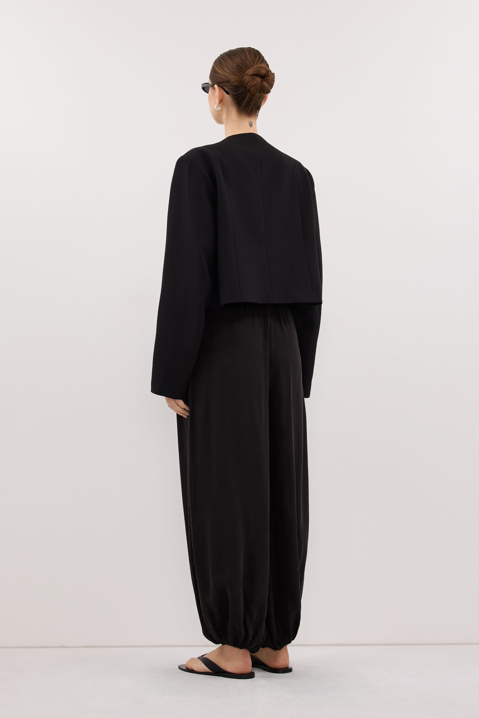 CYRUS BLACK CROPPED BLAZER
