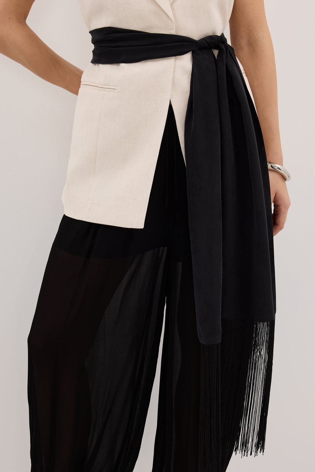 FIORA BLACK CUPRO FRINGE SCARF