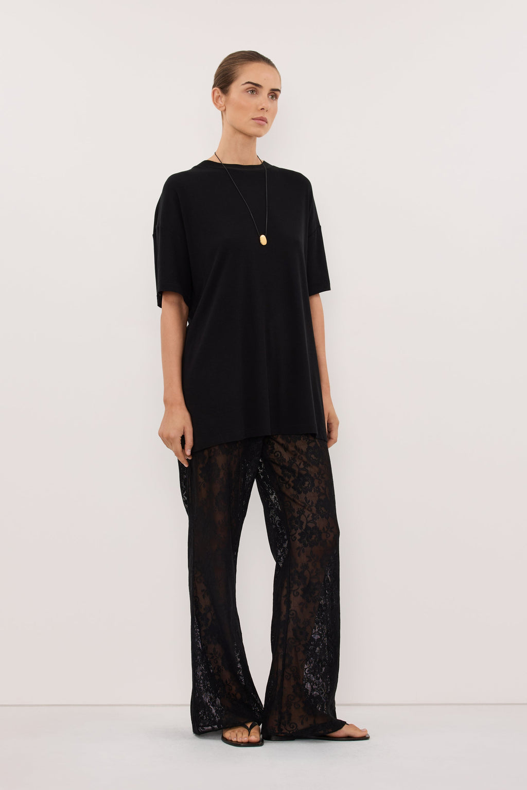 SLOANE BLACK COTTON LONGLINE TEE