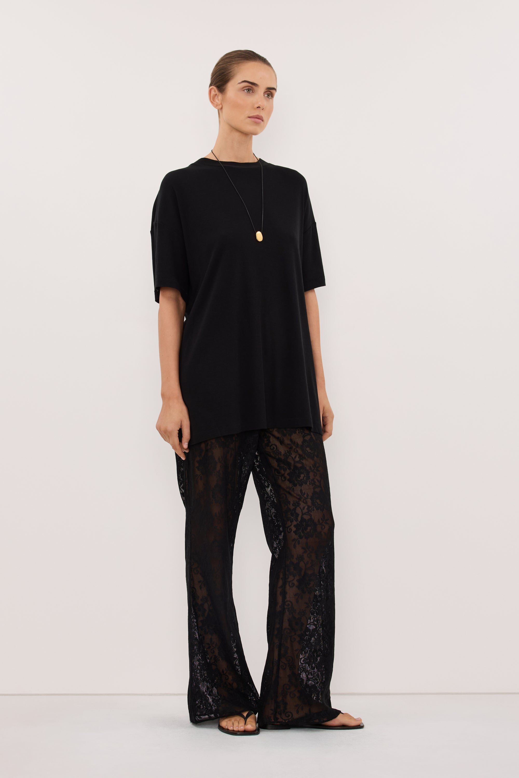 SLOANE BLACK COTTON LONGLINE TEE
