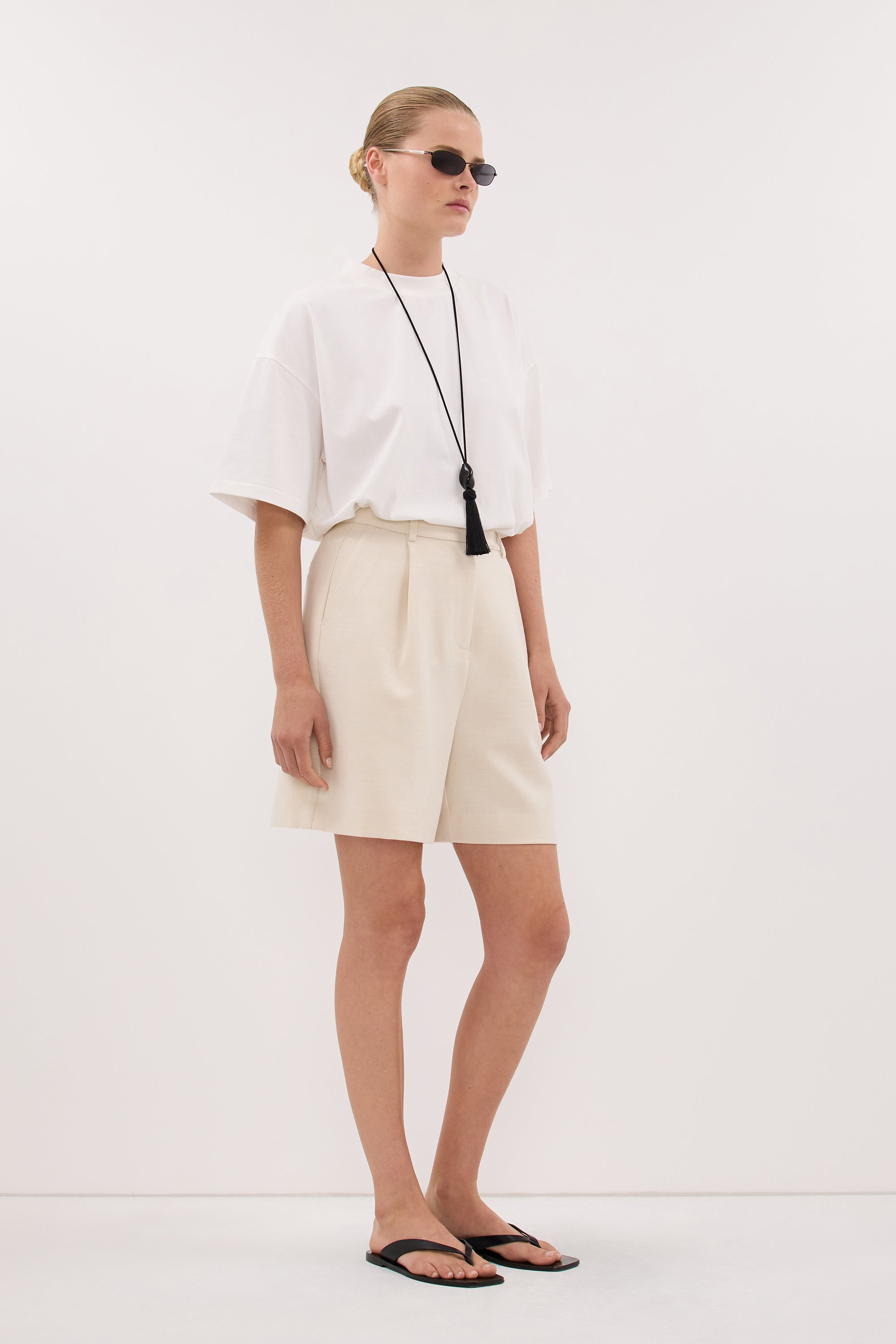 TYRA WHITE BOYFRIEND TEE