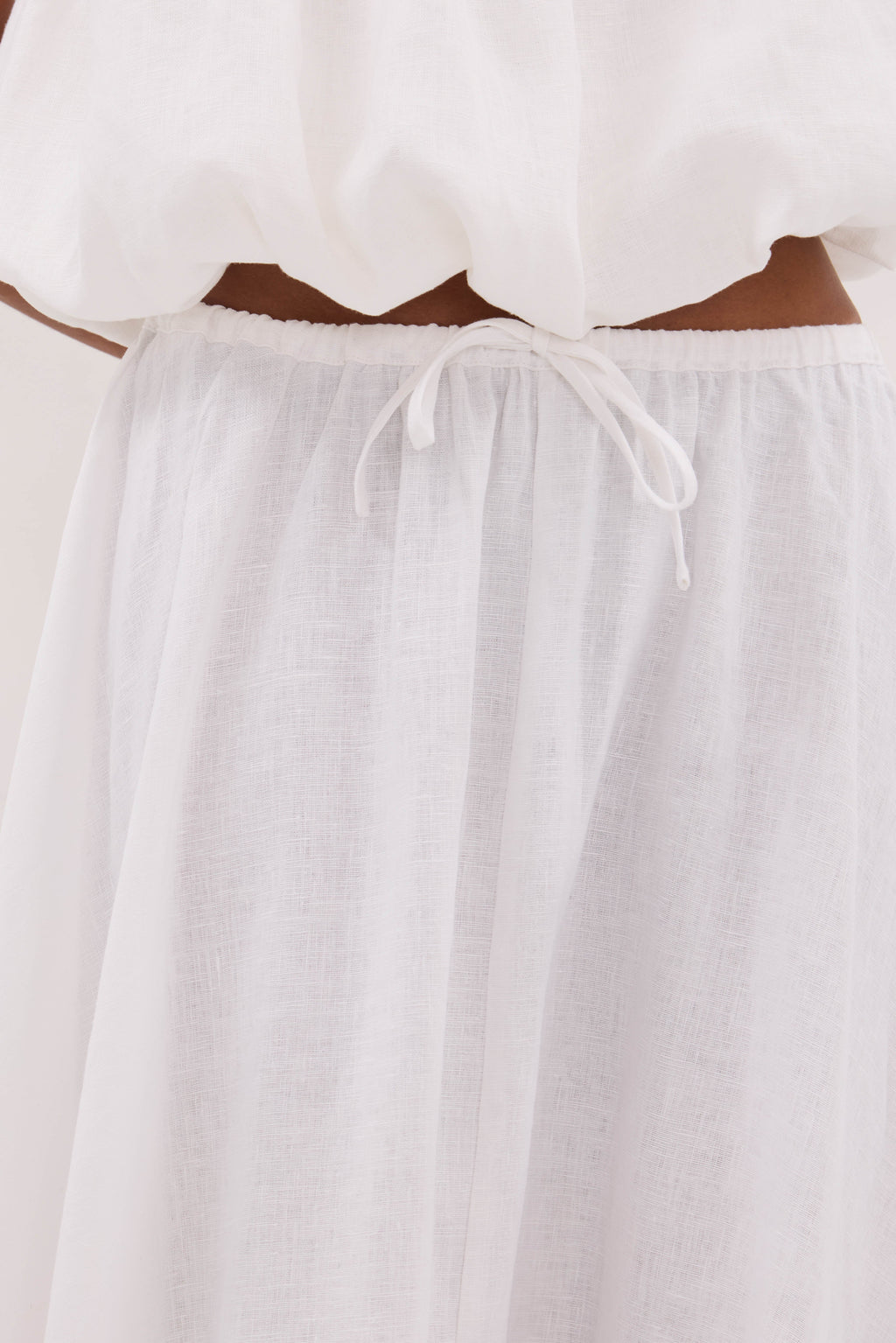 RAVELLO WHITE LINEN MIDI SKIRT