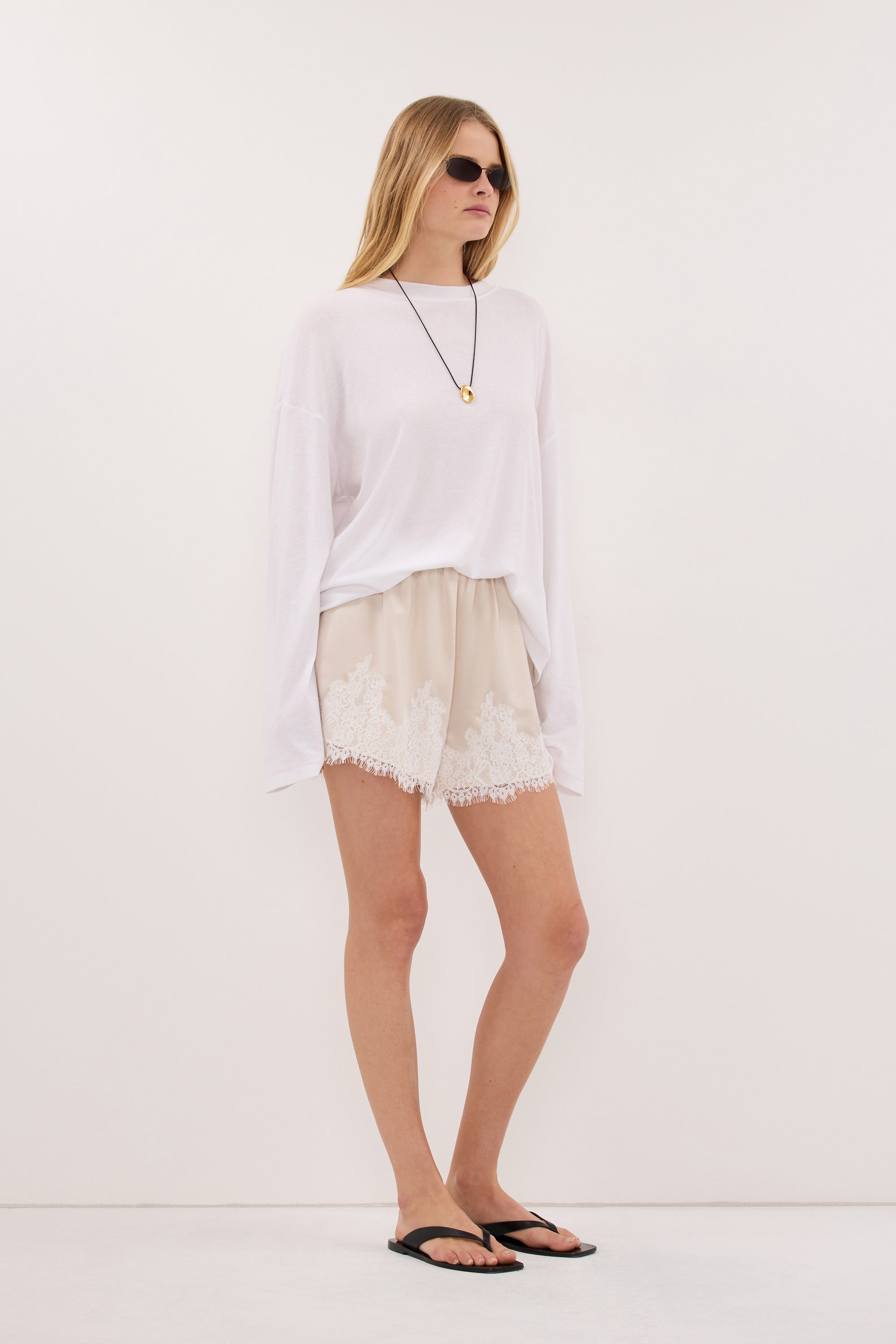 SELENE OYSTER SATIN SHORT