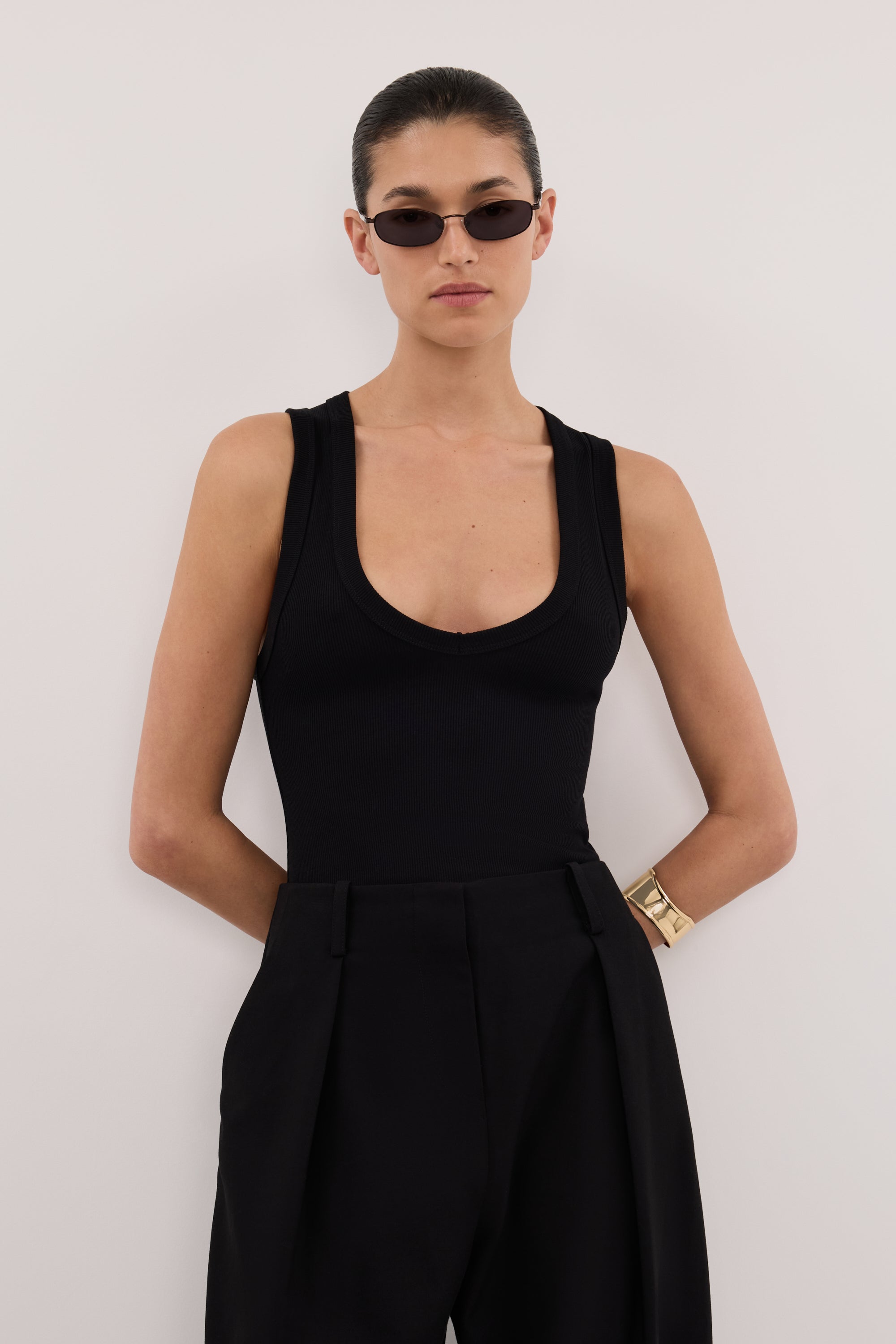 YASMIN BLACK SLEEVELESS KNIT TANK