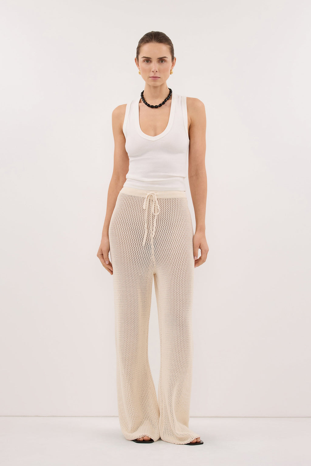 YASMIN OFF WHITE SLEEVELESS KNIT TANK