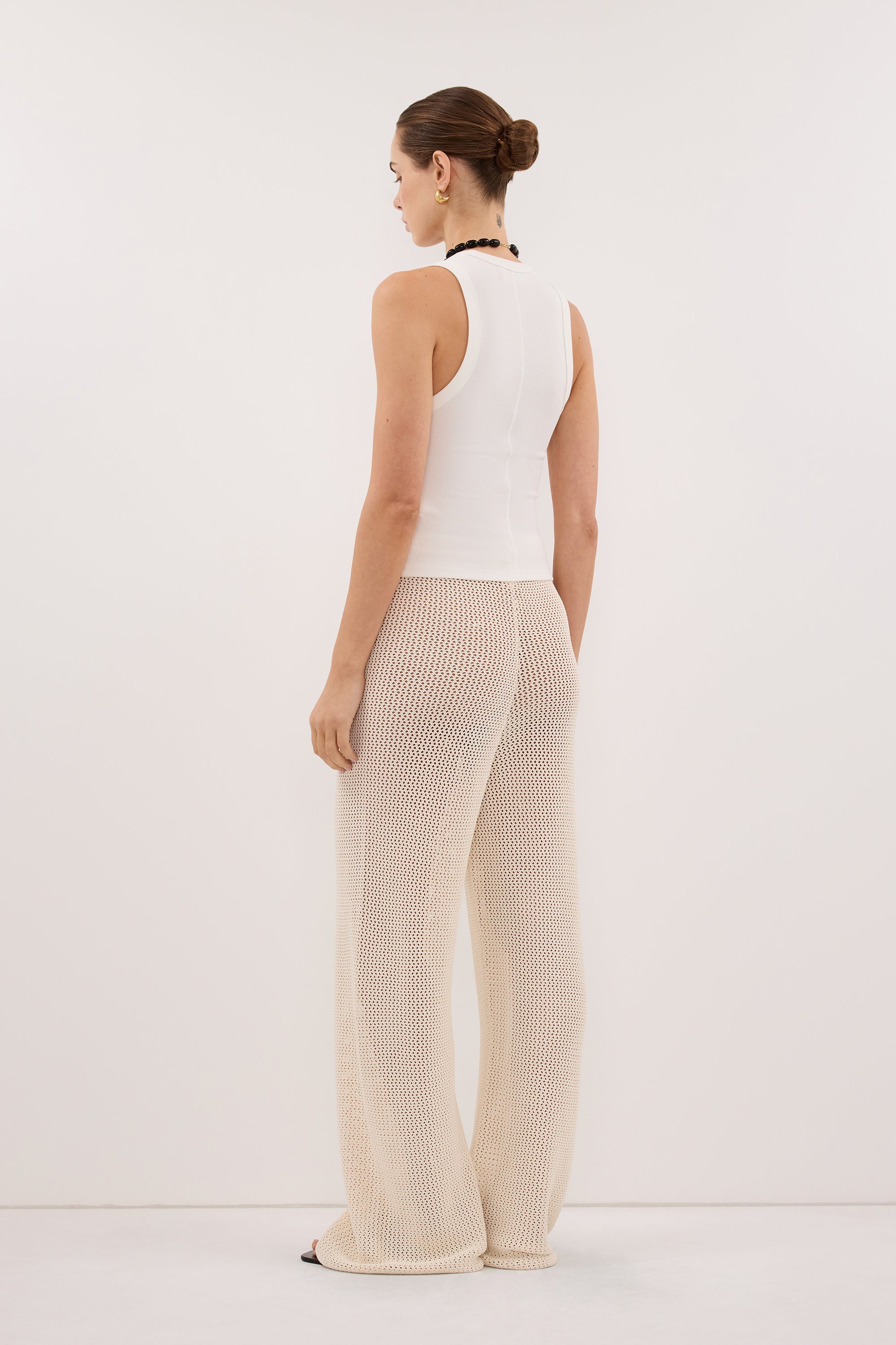 YASMIN OFF WHITE SLEEVELESS KNIT TANK