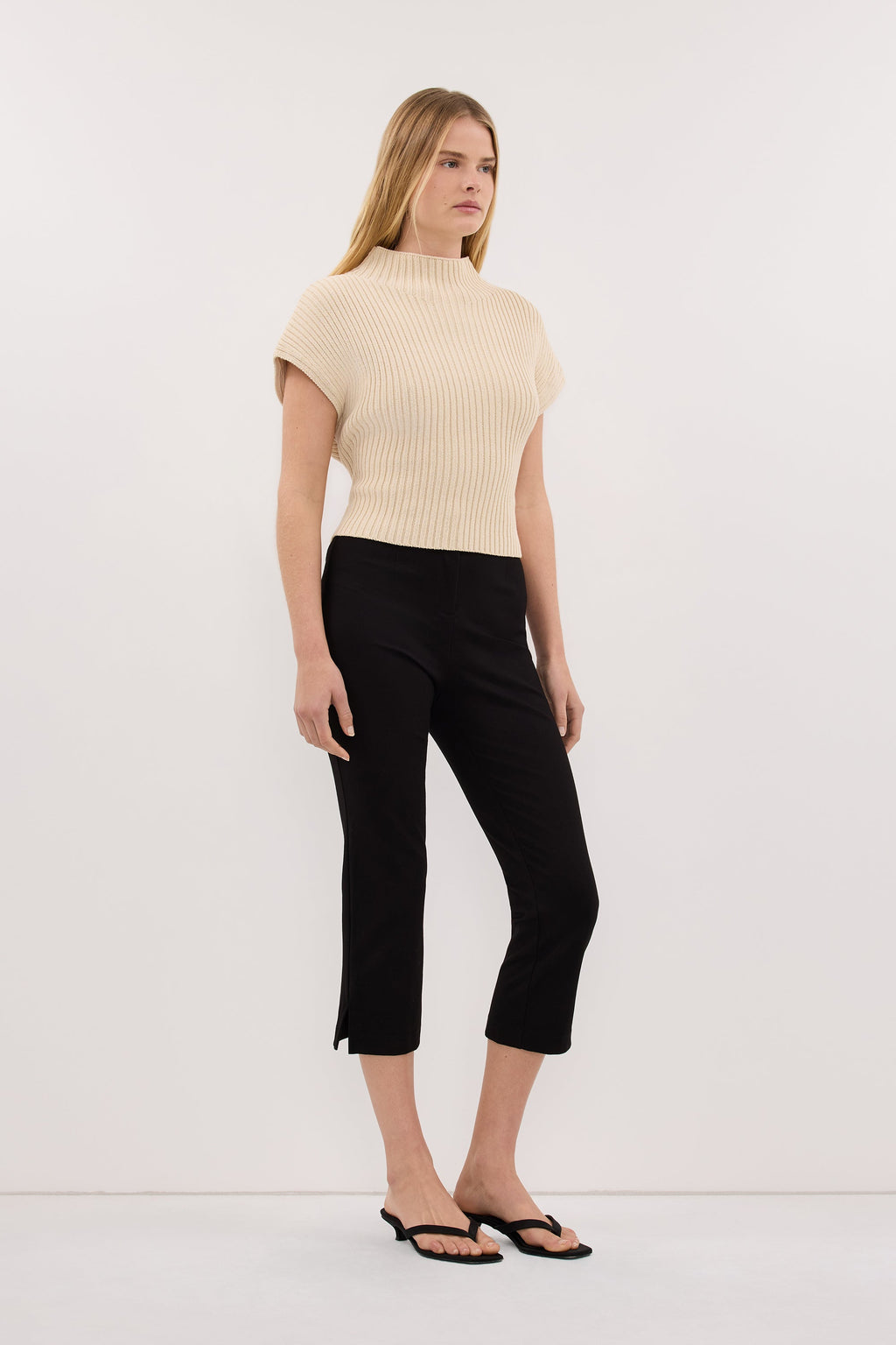 DELLA NATURAL KNIT TOP