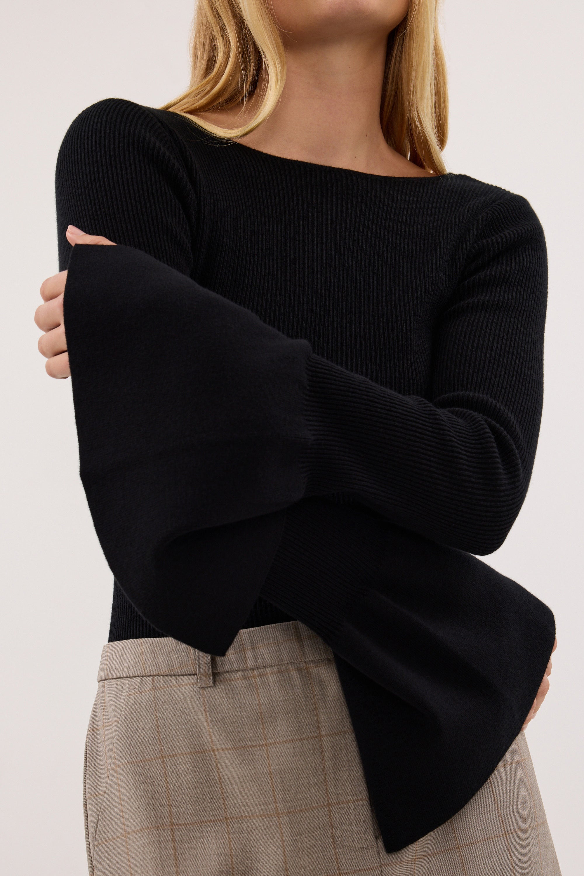 VARA BLACK LONG SLEEVE KNIT TOP