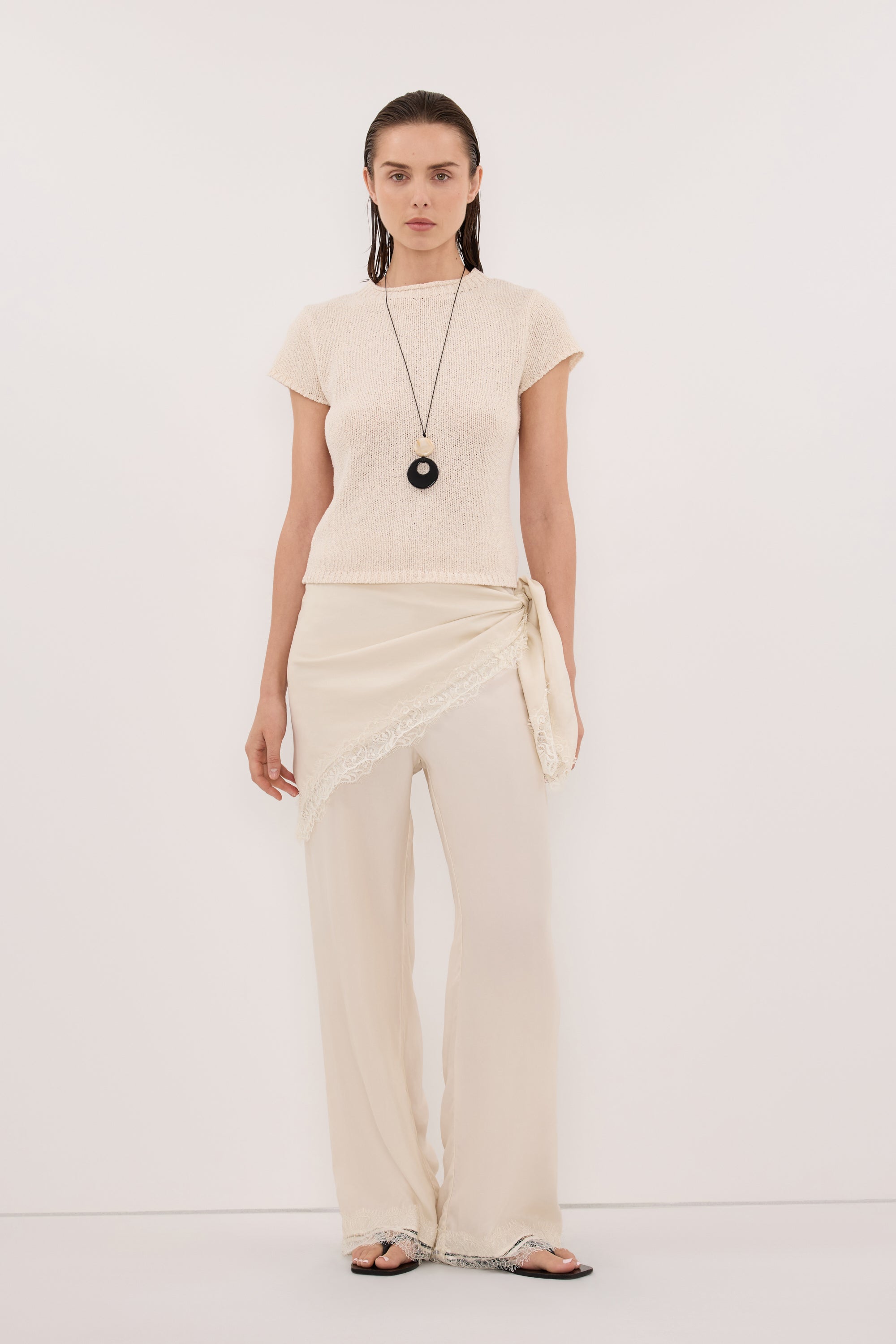 LEO SANDSTONE KNIT TOP