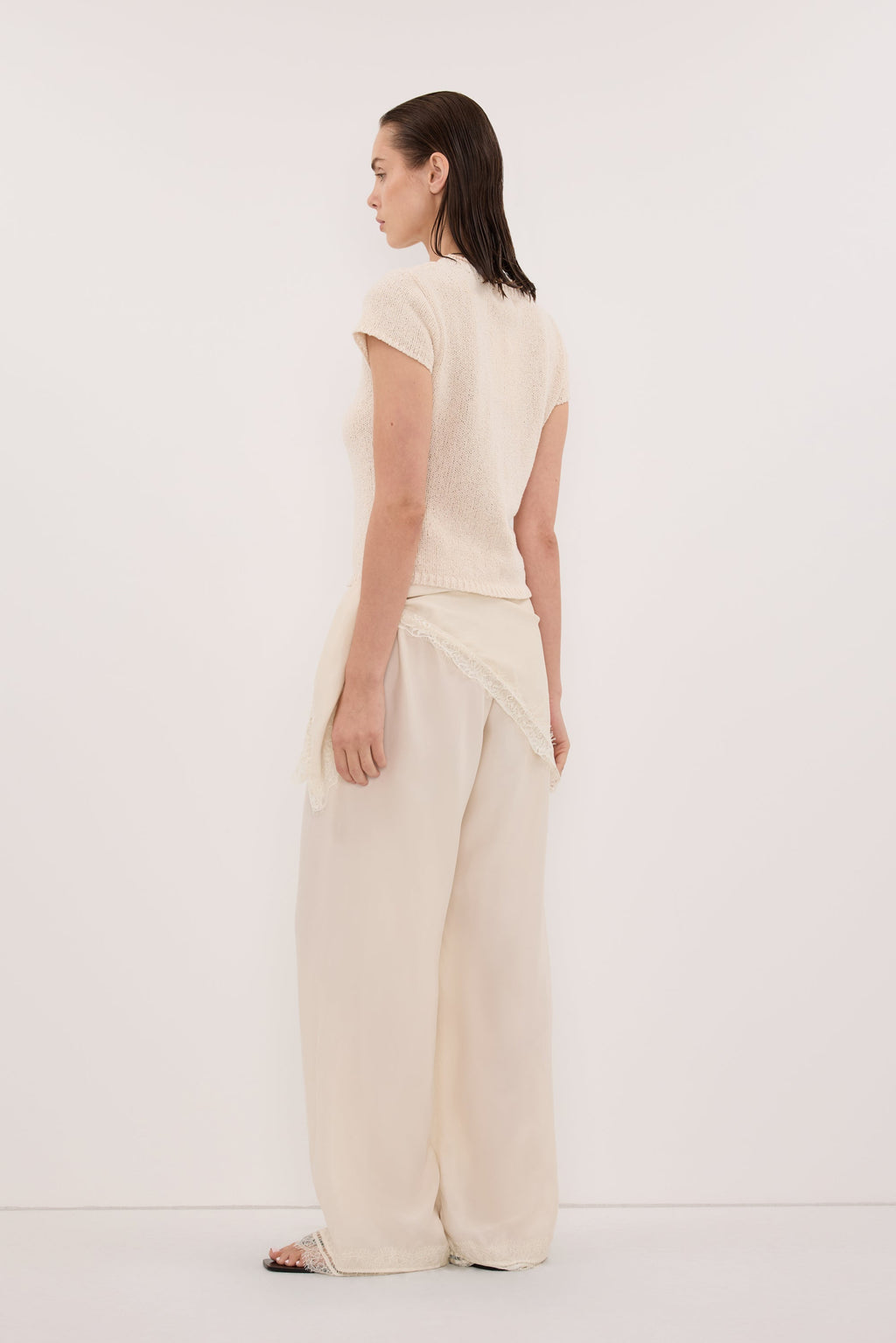 LEO SANDSTONE KNIT TOP