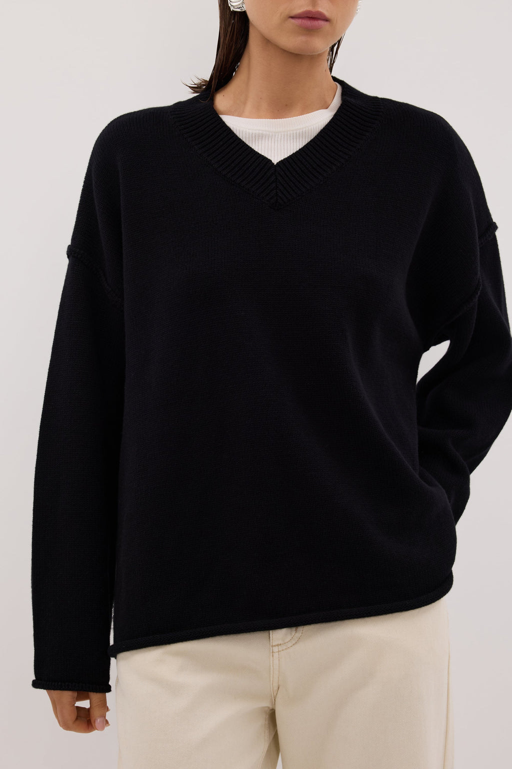 FLINT BLACK V NECK KNIT JUMPER