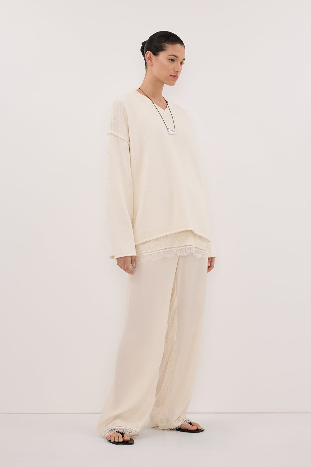 FLINT CREAM V NECK KNIT JUMPER