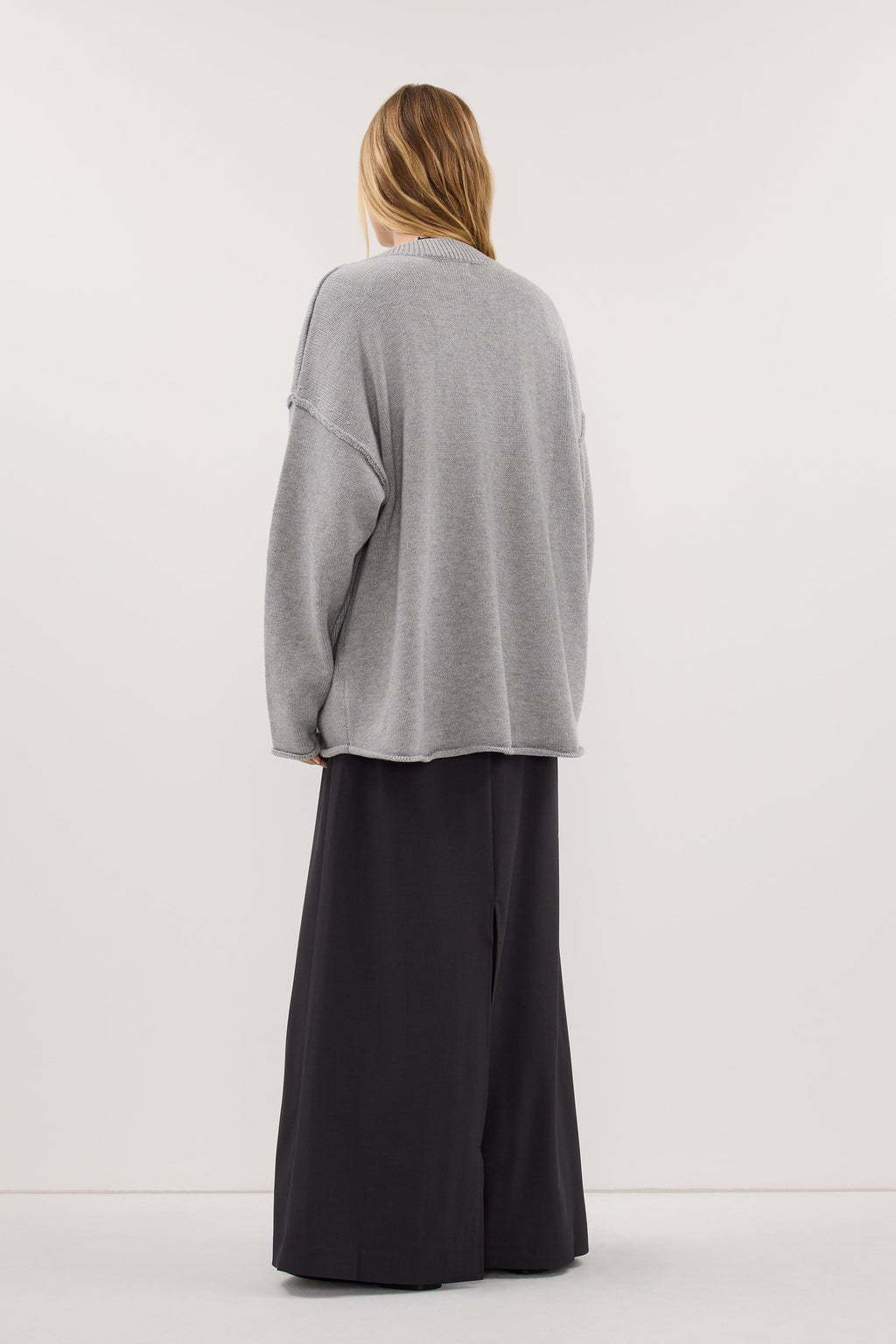 FLINT SILVER V NECK KNIT JUMPER