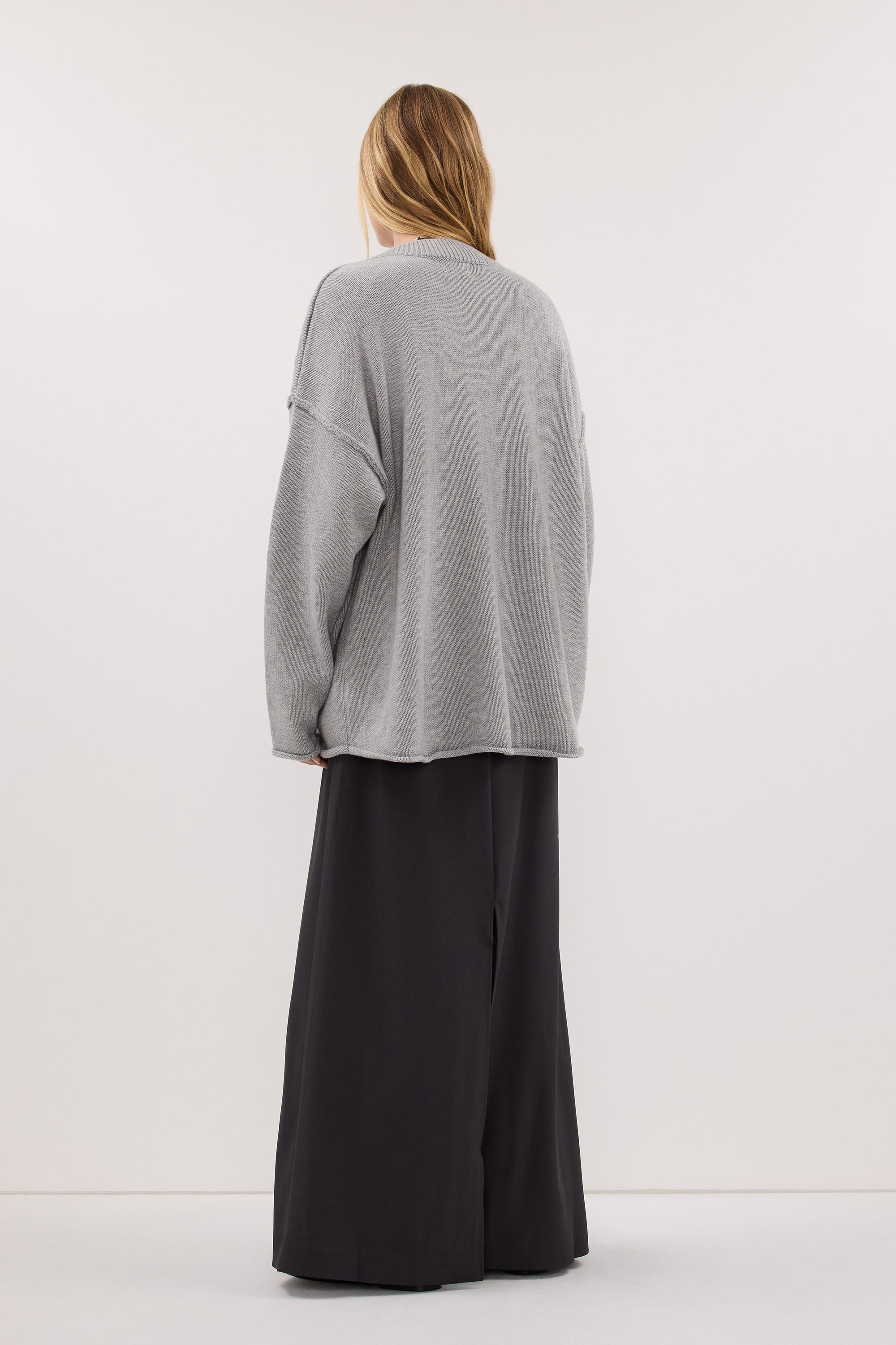 FLINT SILVER V NECK KNIT JUMPER