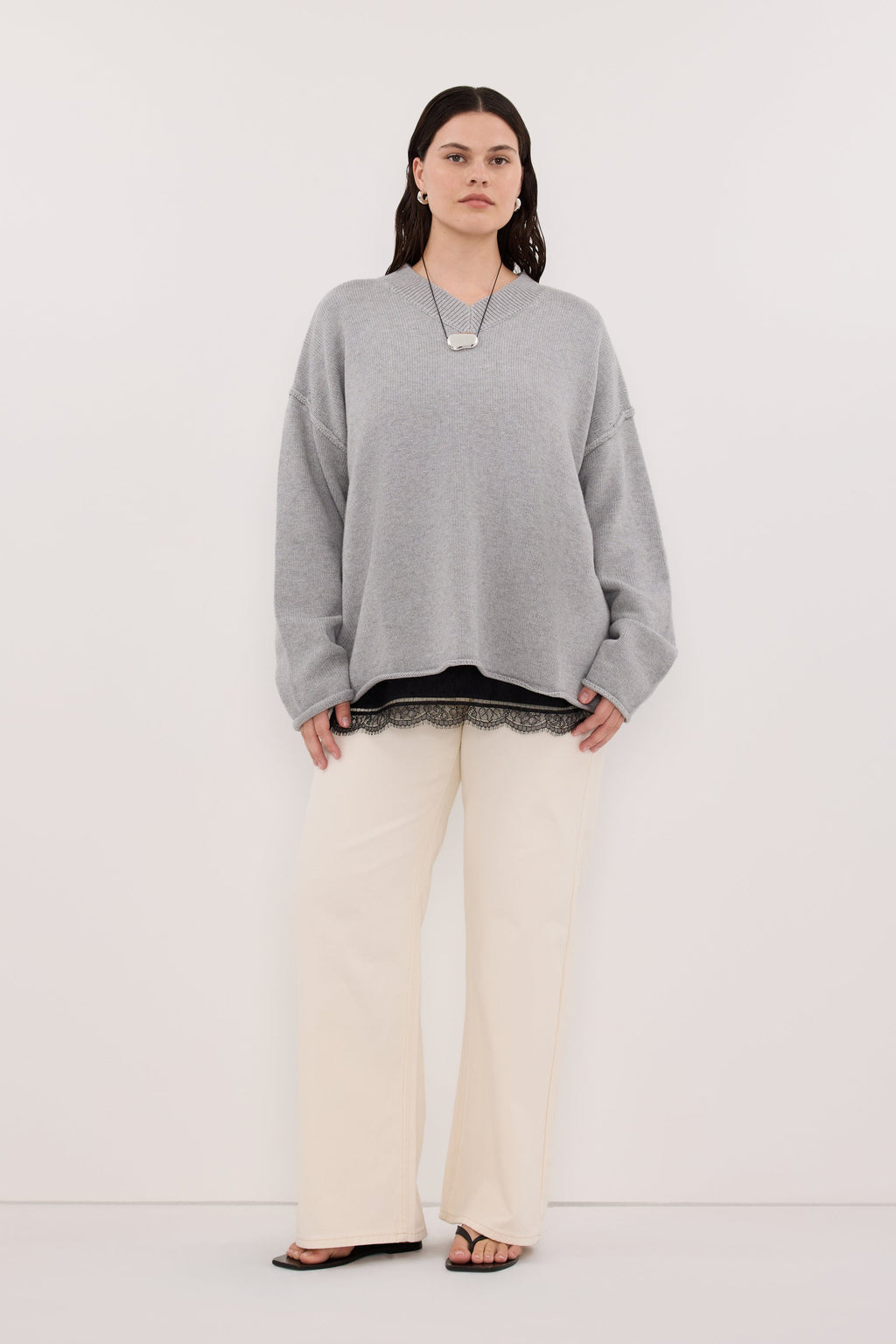 FLINT SILVER V NECK KNIT JUMPER